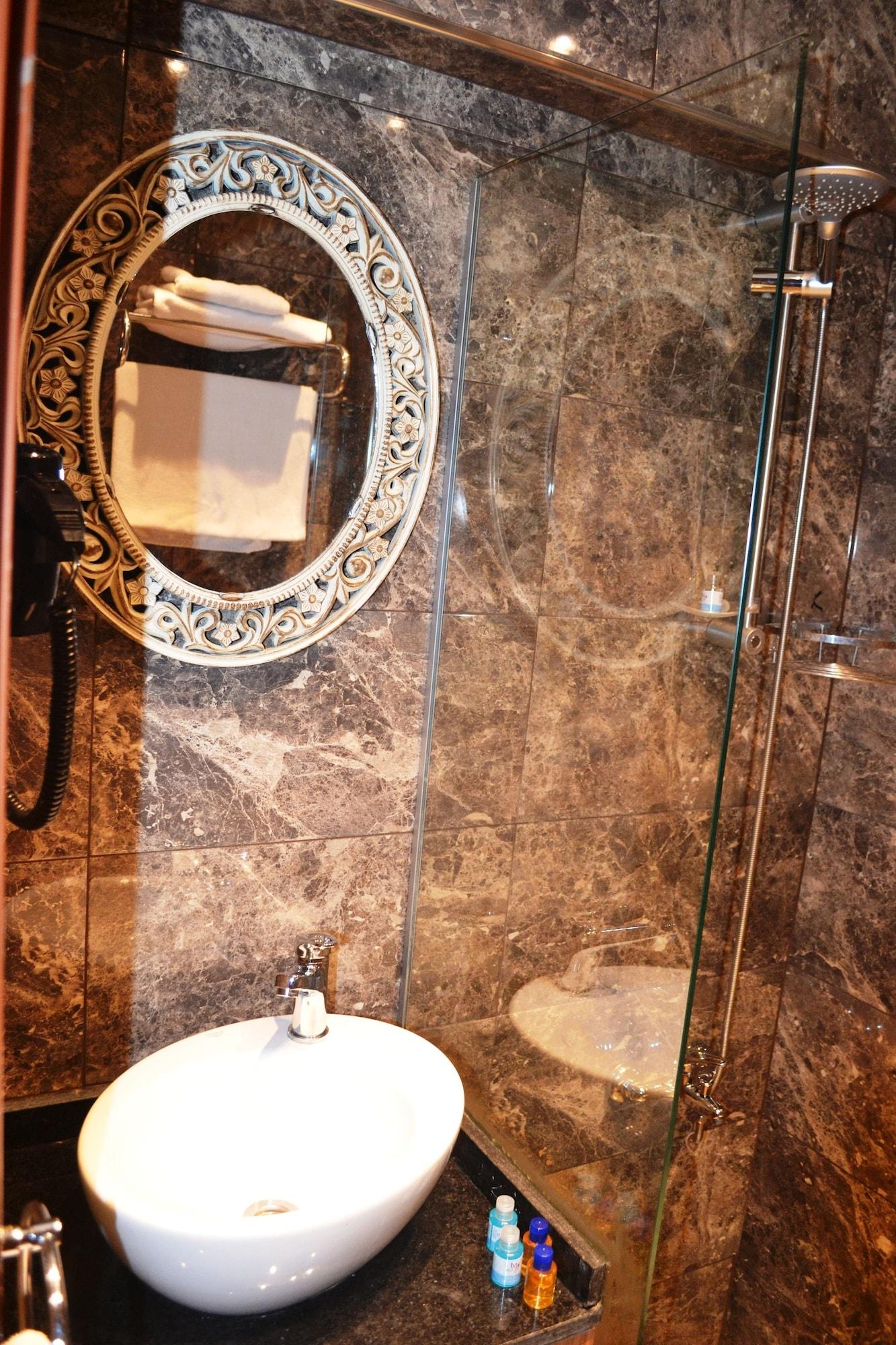 Istanbul Comfort Hotel Esterno foto